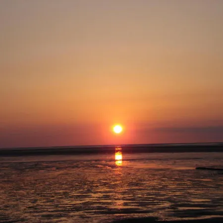 Bezaubernde Ferien-doppelhaushaelfte Fuer Familien Bis 4 Personen بيت للعطل